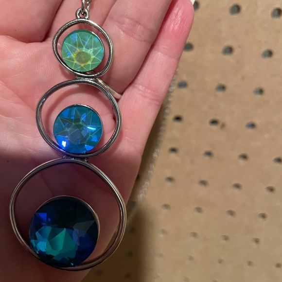 Extra long silver necklace with three ascending size stones and circles. - Picture 2 of 3